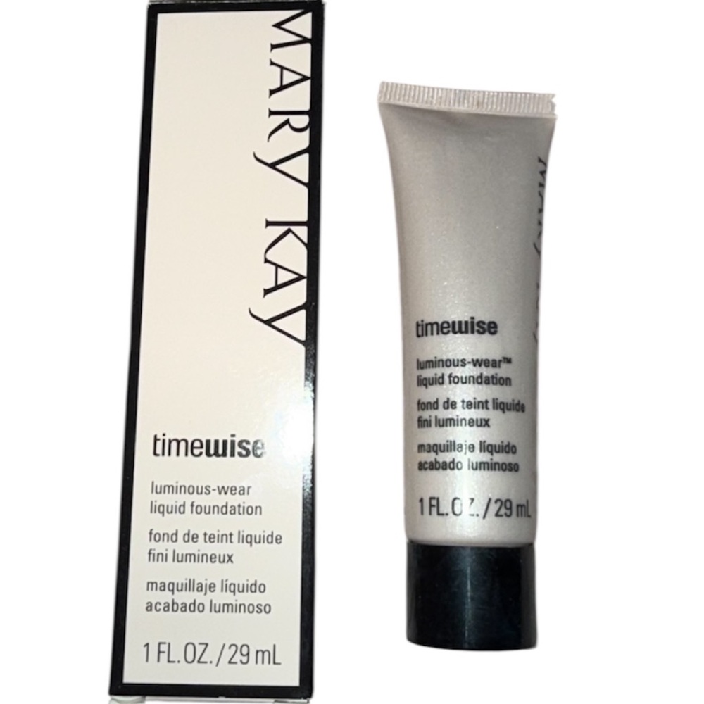 NWT’s IVORY 3 Shade - Mary Kay Timewise Luminous-Wear Foundation